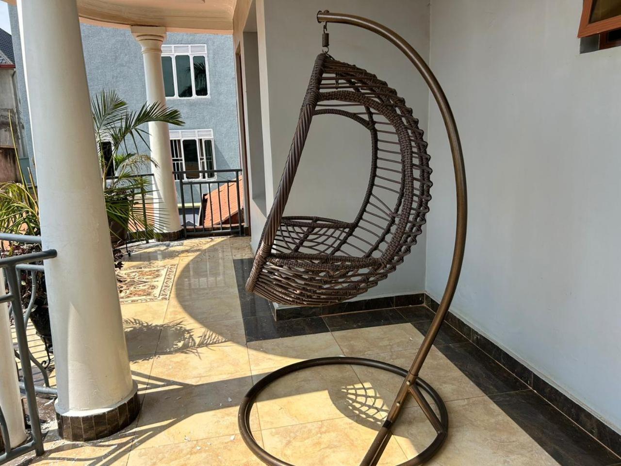 The Vibrant Lodge Gacuriro Kigali Exterior photo