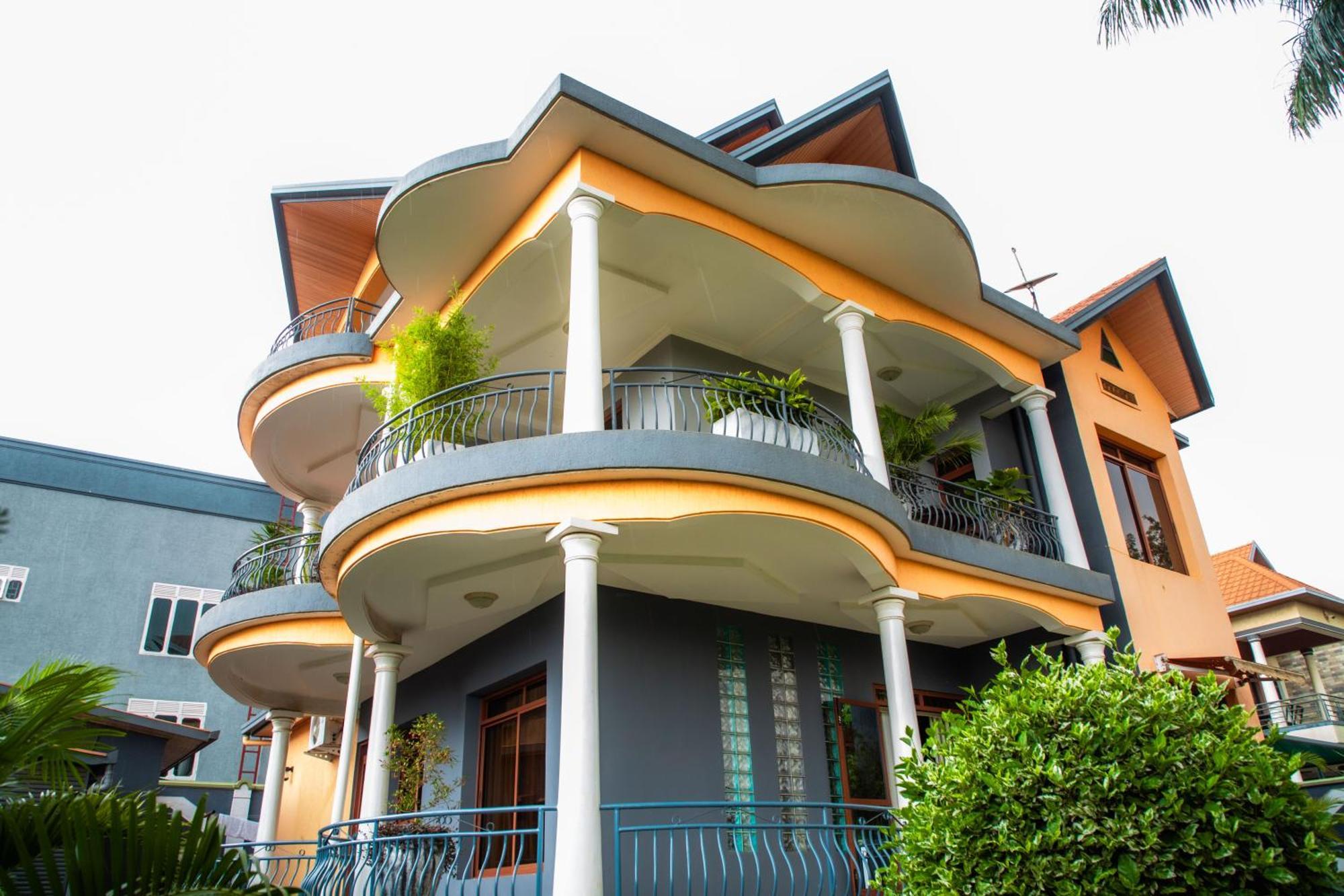 The Vibrant Lodge Gacuriro Kigali Exterior photo